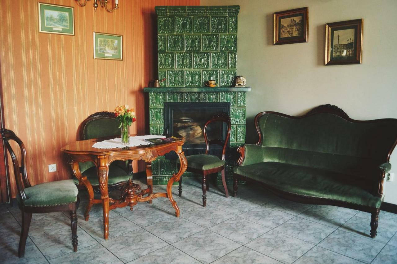 Bed and Breakfast Dwor Dluzniewo Екстер'єр фото